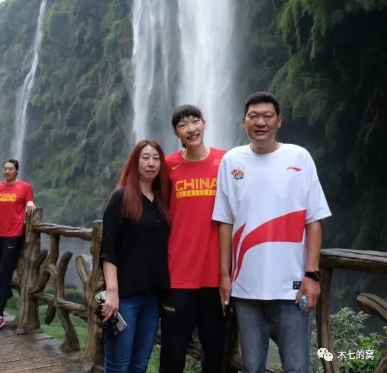 国产成人拍精品视频午夜网站
